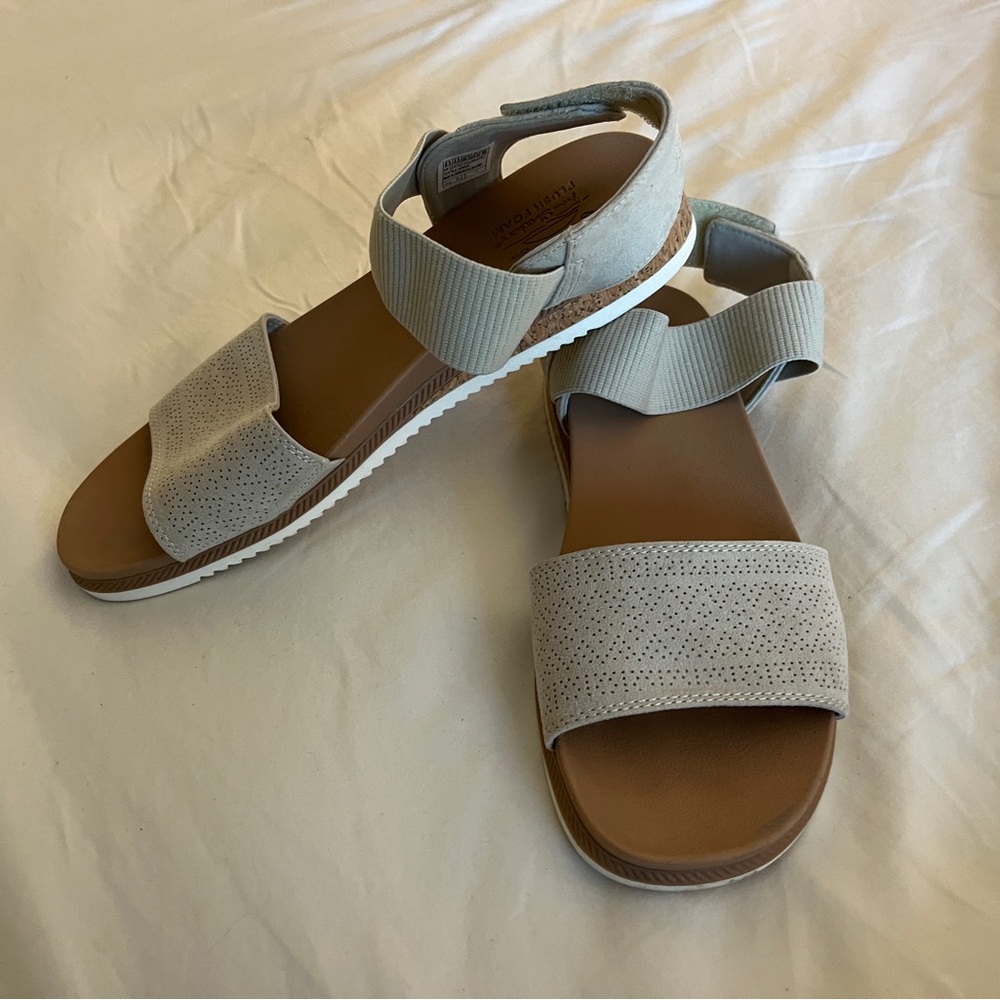 BOBS from Skechers Desert Kiss Low Sandals in Off White